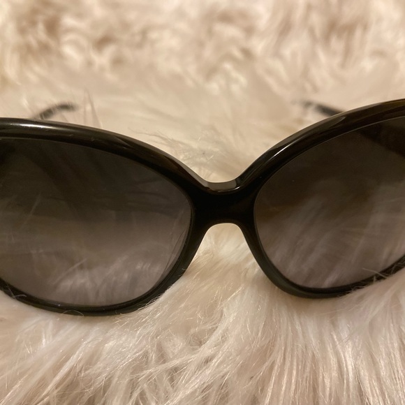 Maui Jim | Oversized Sun Glasses - Picture 2 of 7